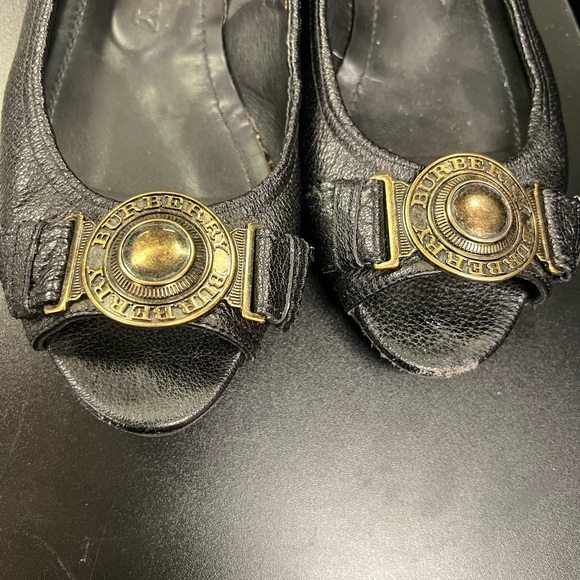BURBERRY LEATHER WOMANS BLACK FLAT BALLERINA SHOES Peekaboo Toe SIZE 40 Sz 10 - Picture 2 of 8